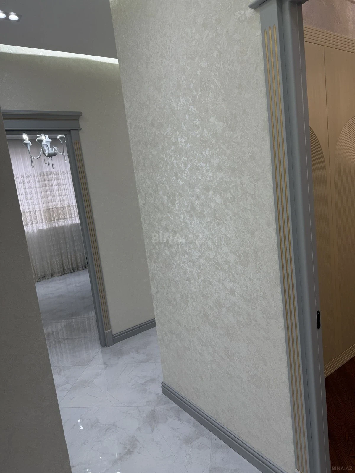 Satılır 3 otaqlı mənzil 102 m²