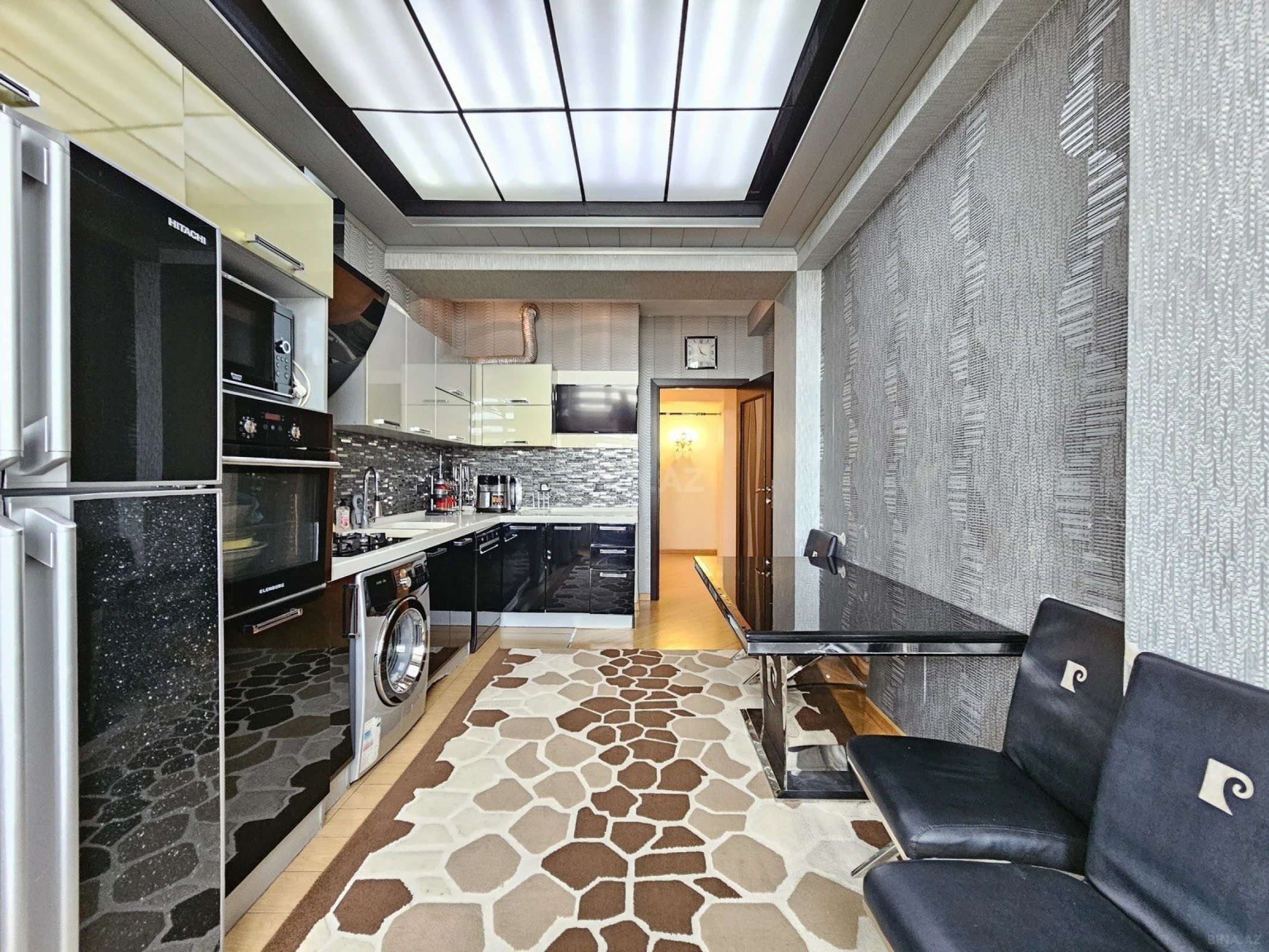 Satılır 3 otaqlı mənzil 157 m²