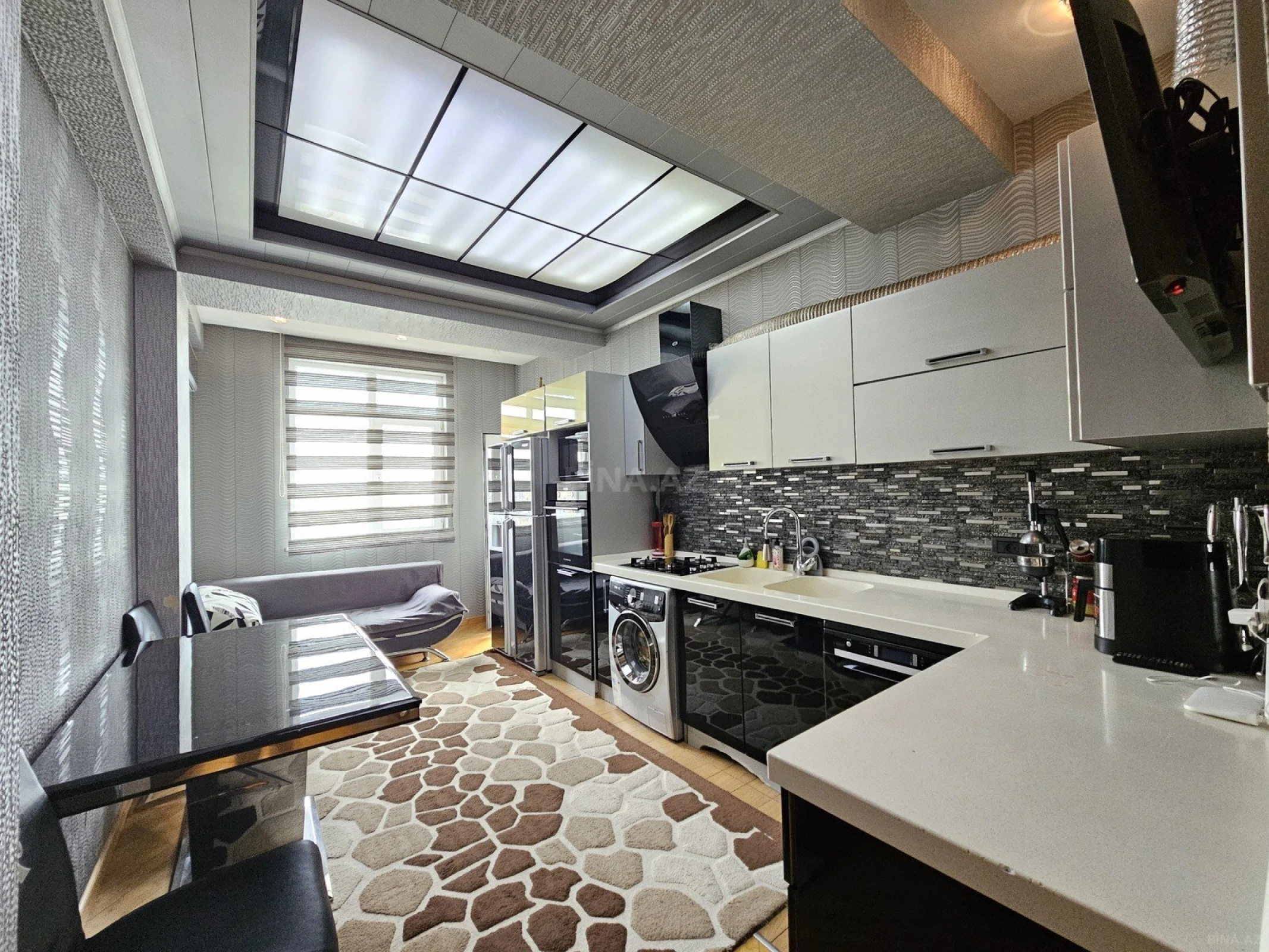 Satılır 3 otaqlı mənzil 157 m²