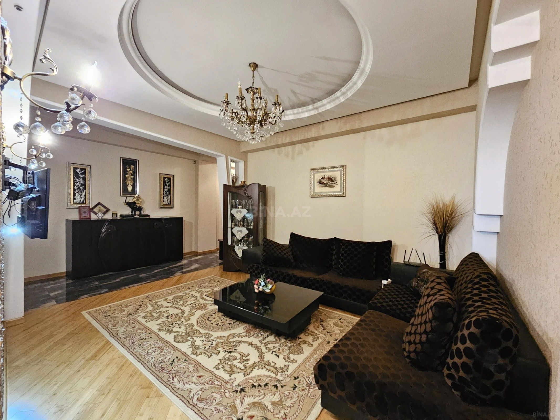 Satılır 3 otaqlı mənzil 157 m²
