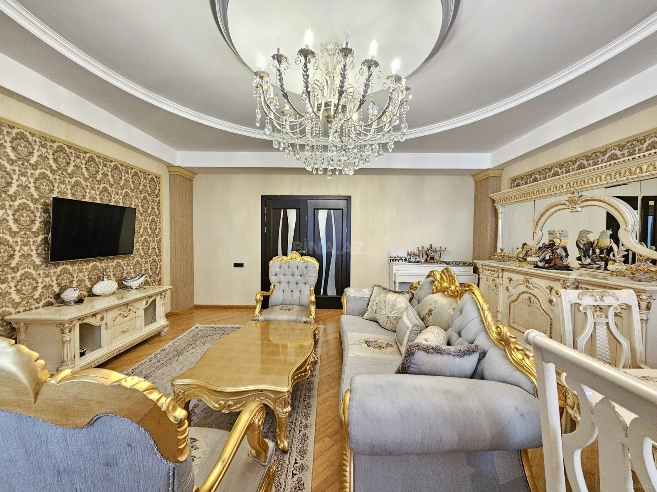 Satılır 3 otaqlı mənzil 157 m²