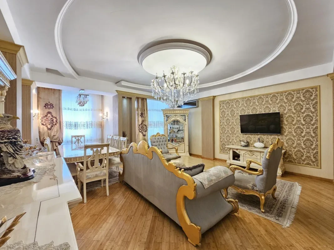 Satılır 3 otaqlı mənzil 157 m²