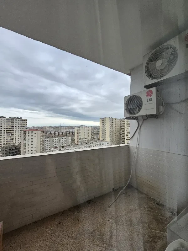 Satılır 3 otaqlı mənzil 157 m²
