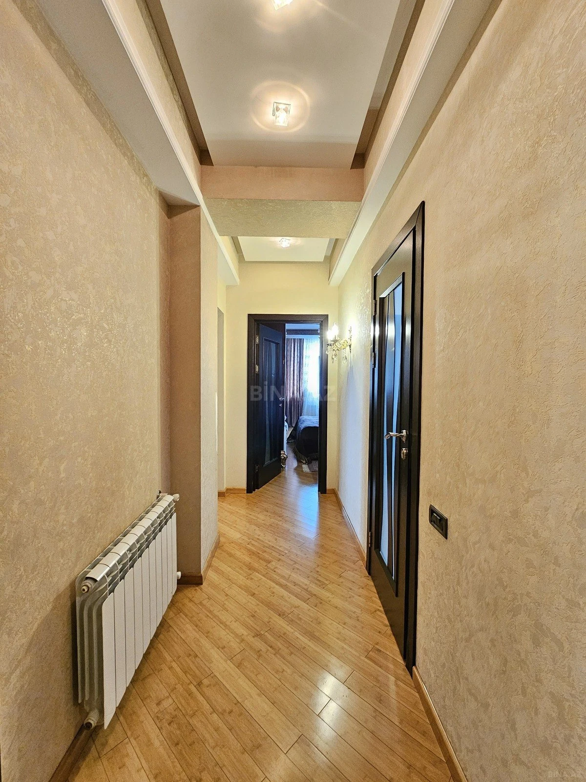 Satılır 3 otaqlı mənzil 157 m²