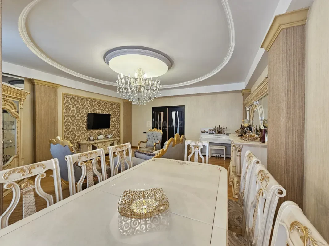 Satılır 3 otaqlı mənzil 157 m²