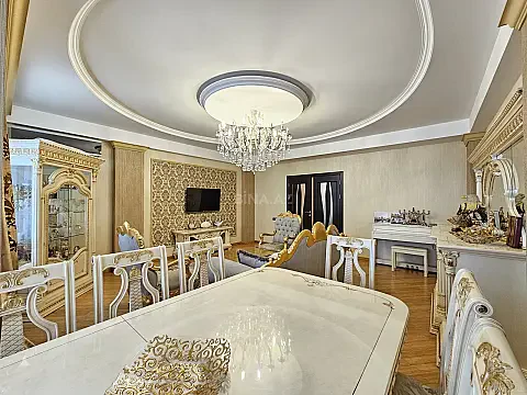 Satılır 3 otaqlı mənzil 157 m²