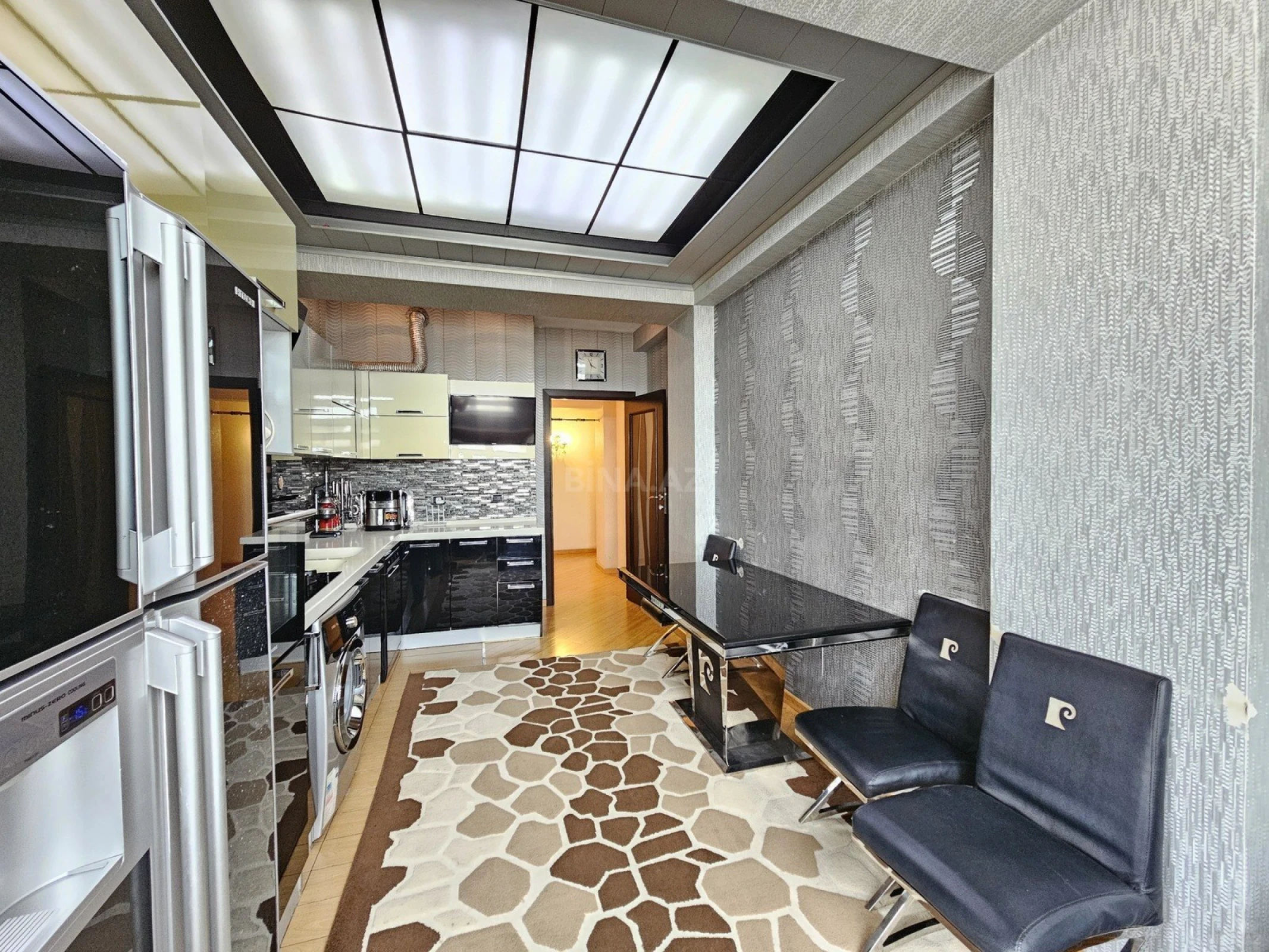 Satılır 3 otaqlı mənzil 157 m²