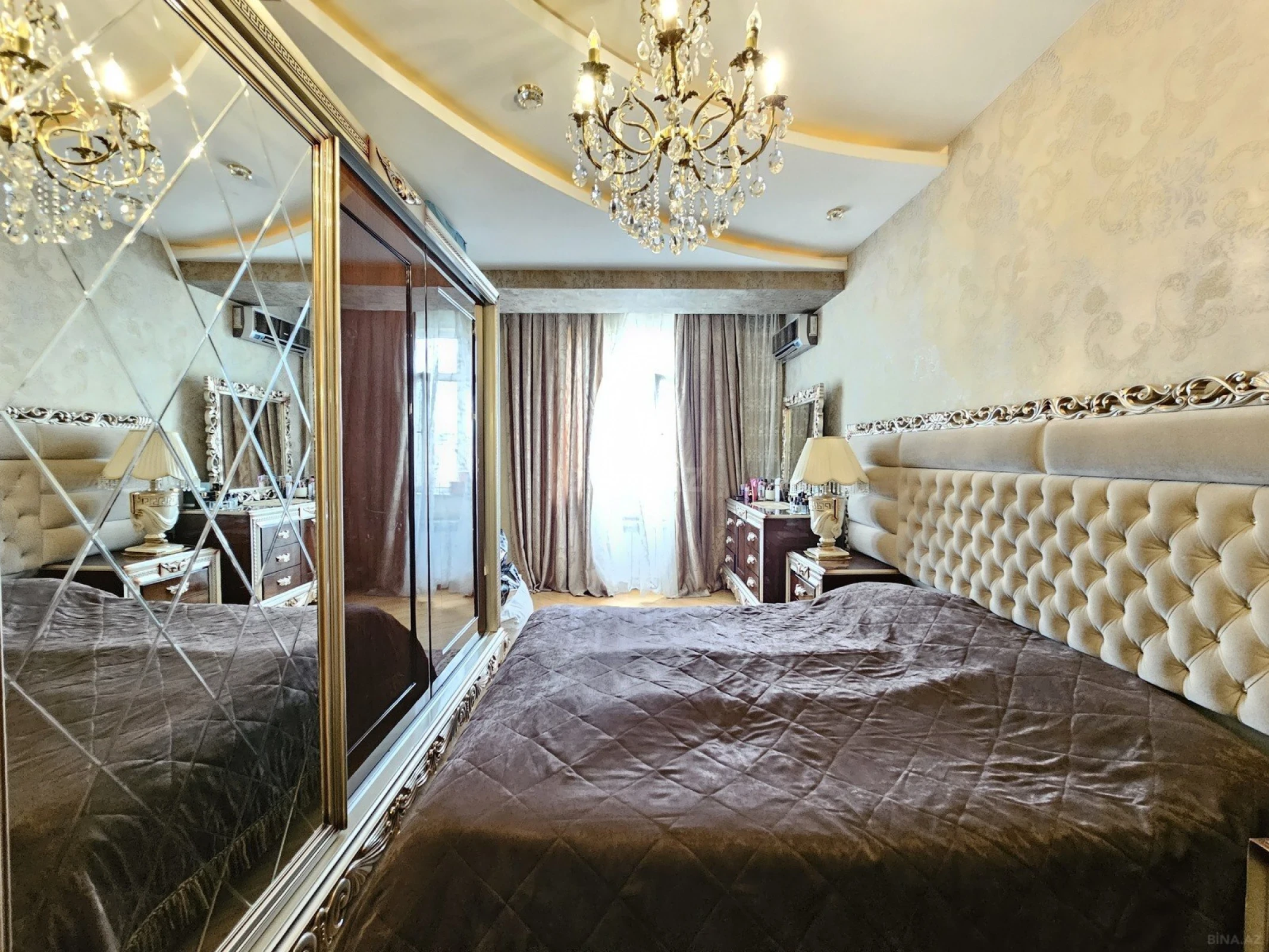 Satılır 3 otaqlı mənzil 157 m²