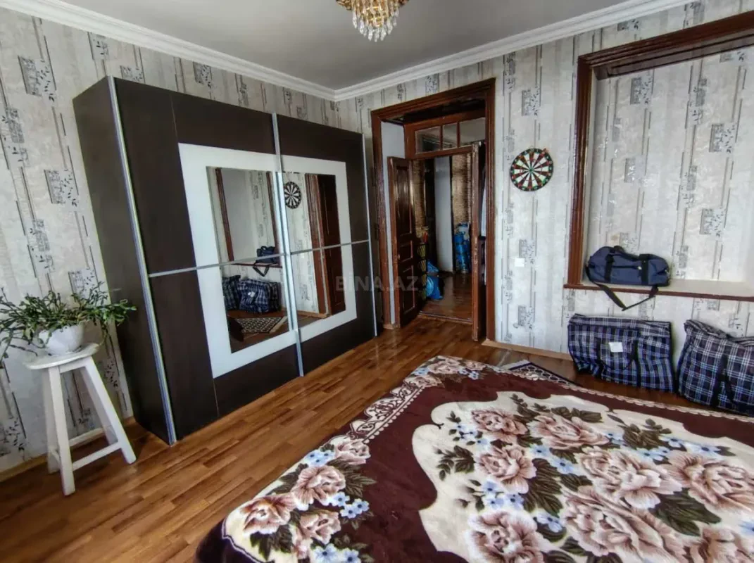 Satılır 4 otaqlı həyət evi 166 m²