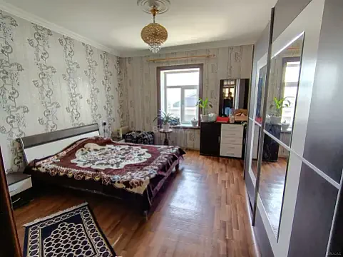 Satılır 4 otaqlı həyət evi 166 m²