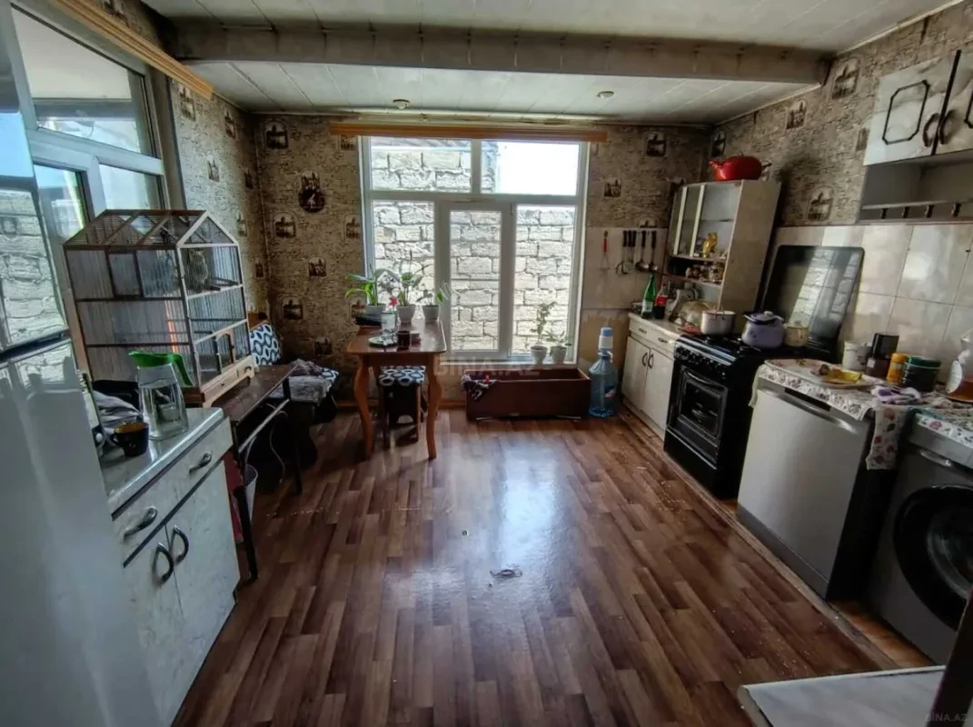 Satılır 4 otaqlı həyət evi 166 m²