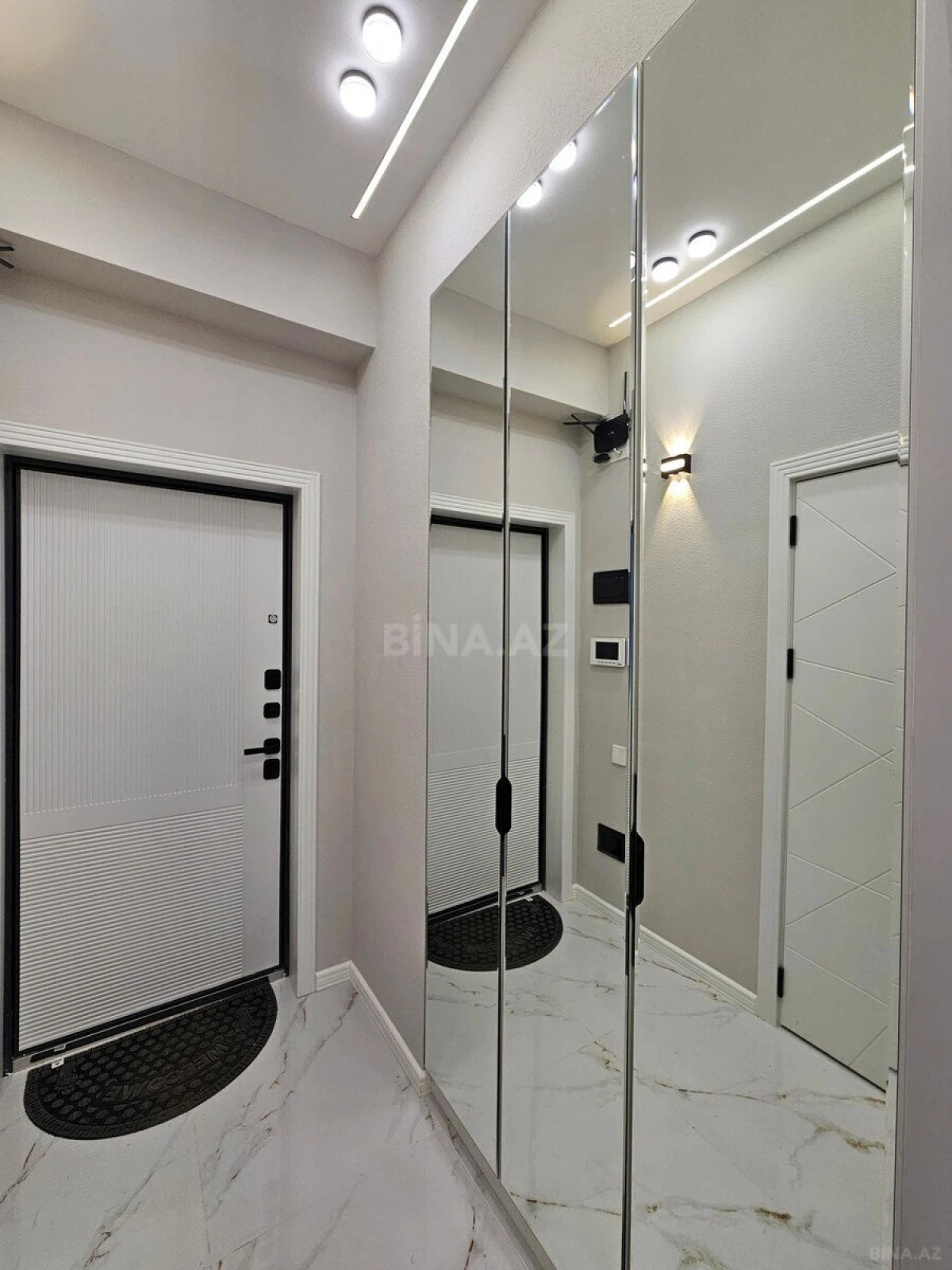 Satılır 2 otaqlı mənzil 52 m²
