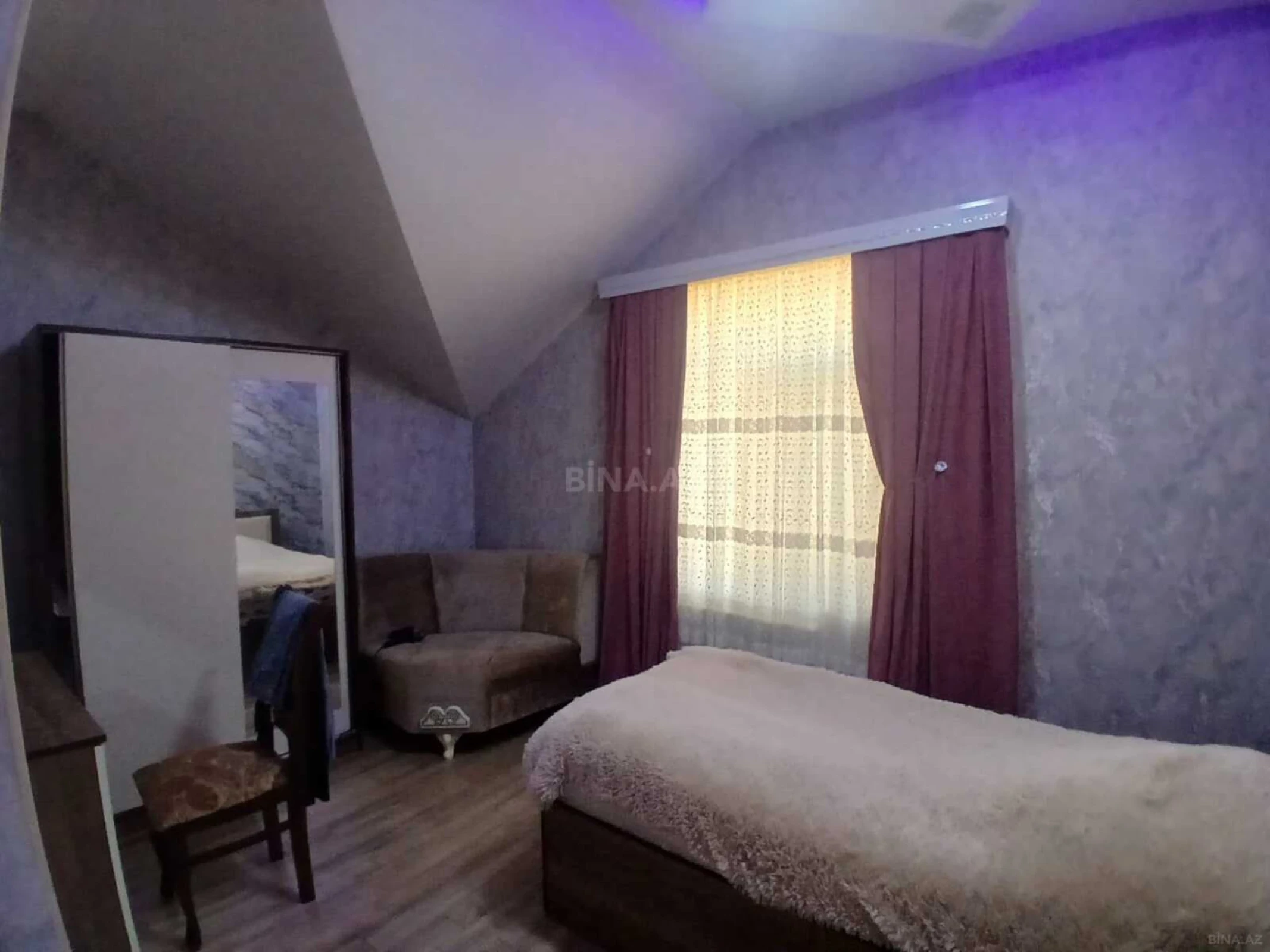 Satılır 5 otaqlı həyət evi 180 m²