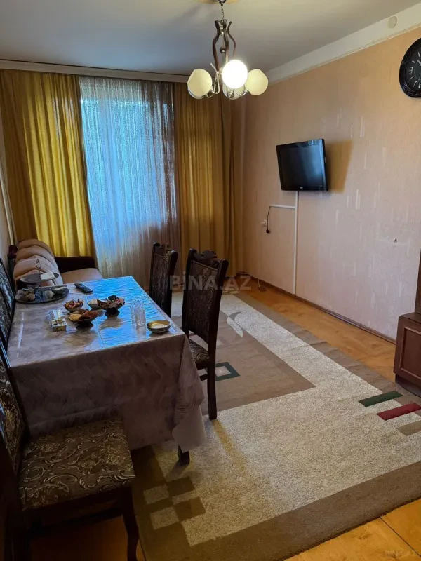 Satılır 5 otaqlı mənzil 120 m²