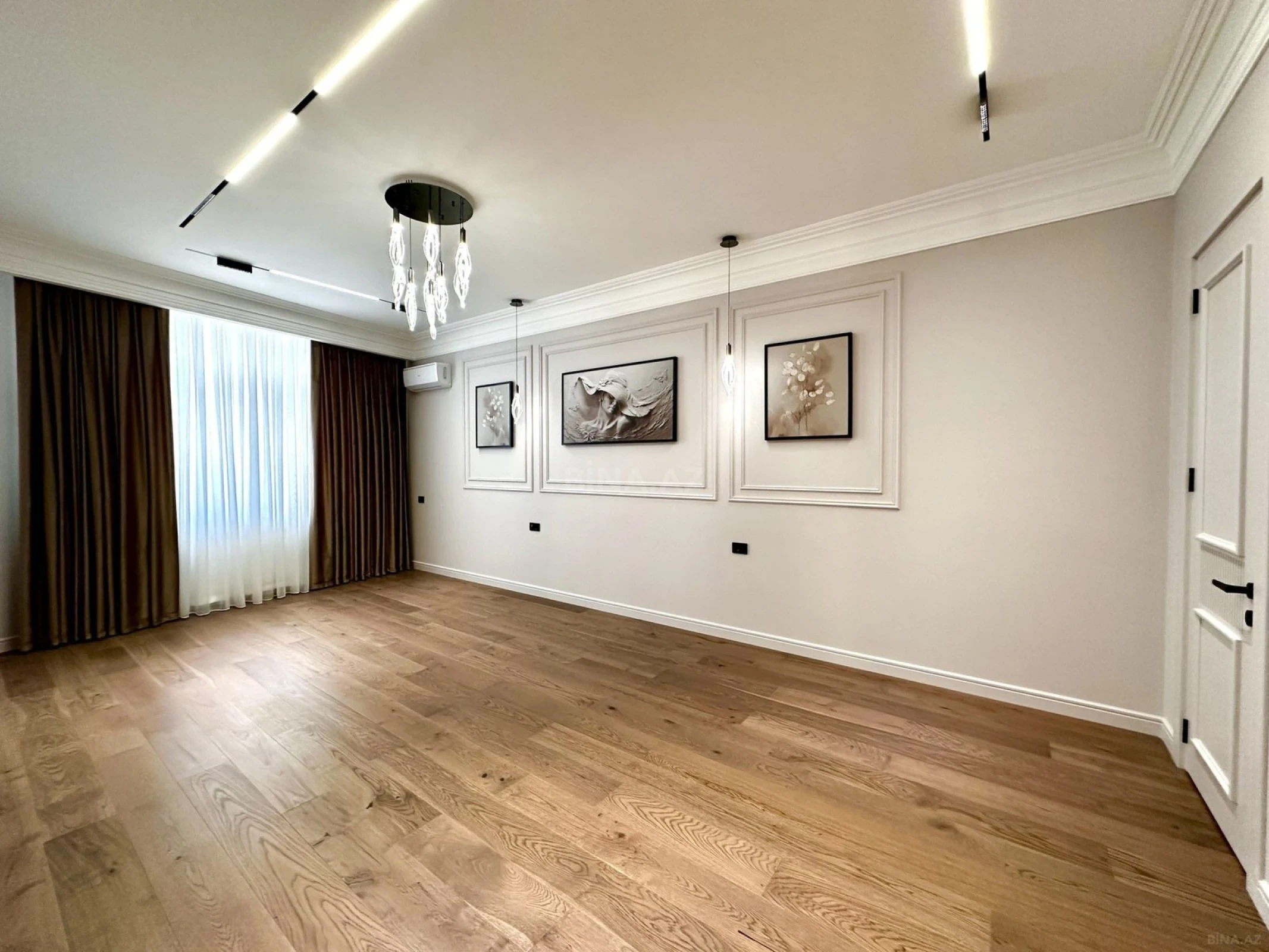 Satılır 4 otaqlı mənzil 200 m²