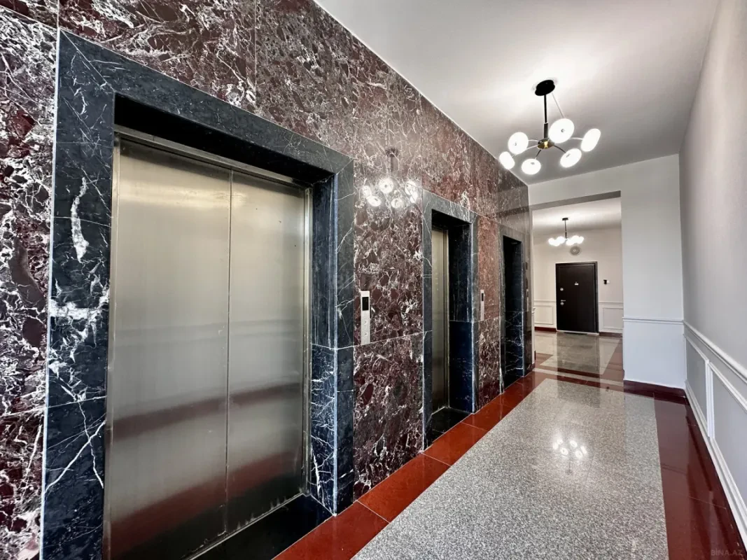 Satılır 4 otaqlı mənzil 200 m²