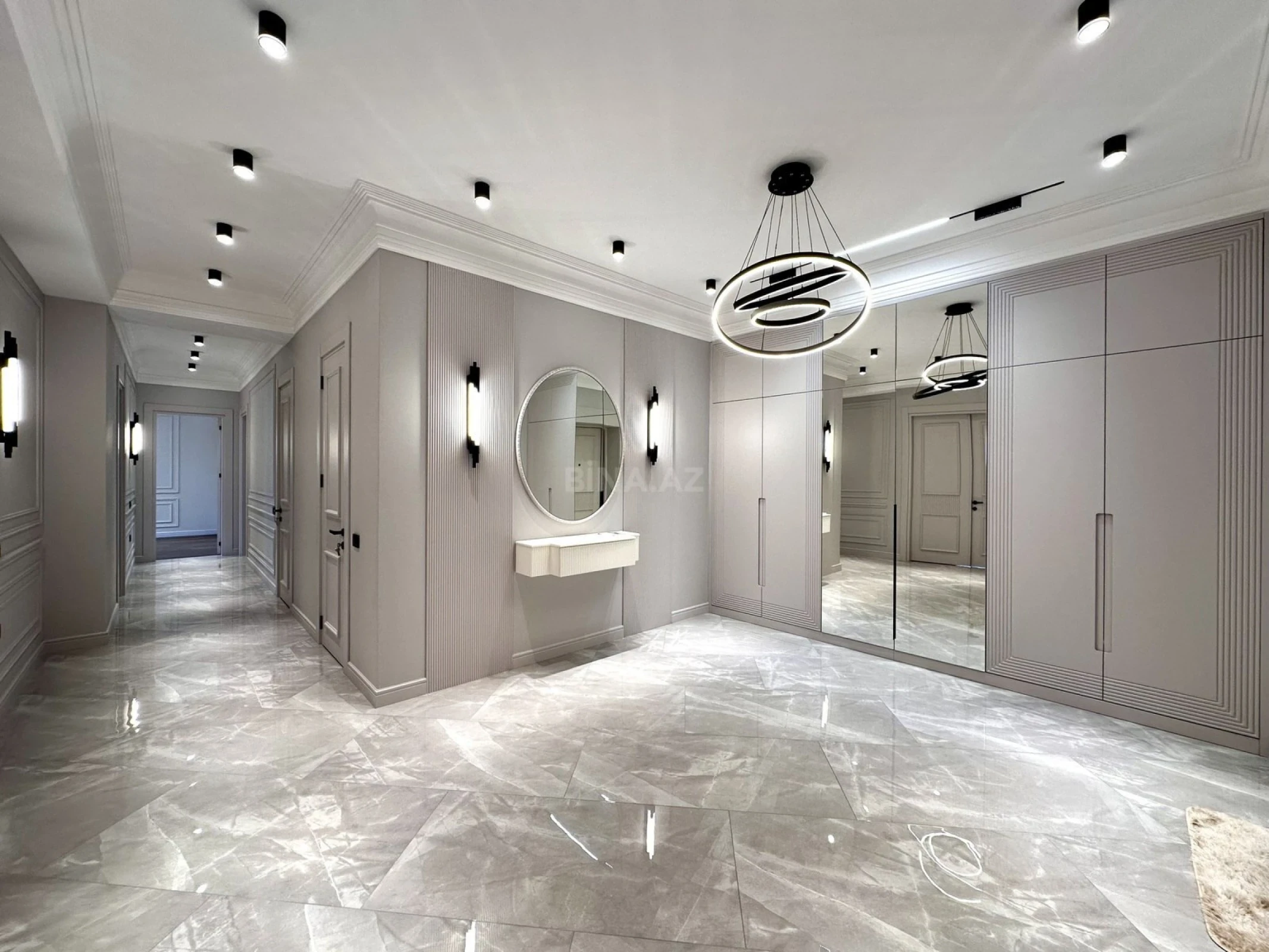 Satılır 4 otaqlı mənzil 200 m²