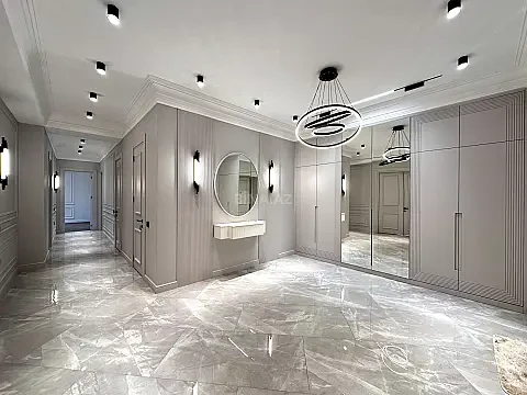 Satılır 4 otaqlı mənzil 200 m²
