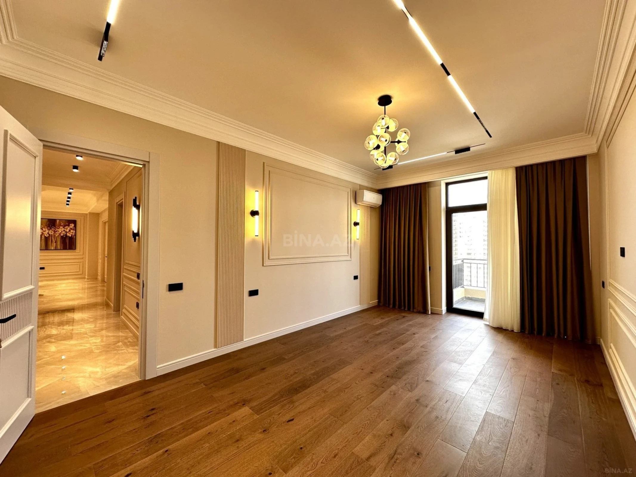Satılır 4 otaqlı mənzil 200 m²