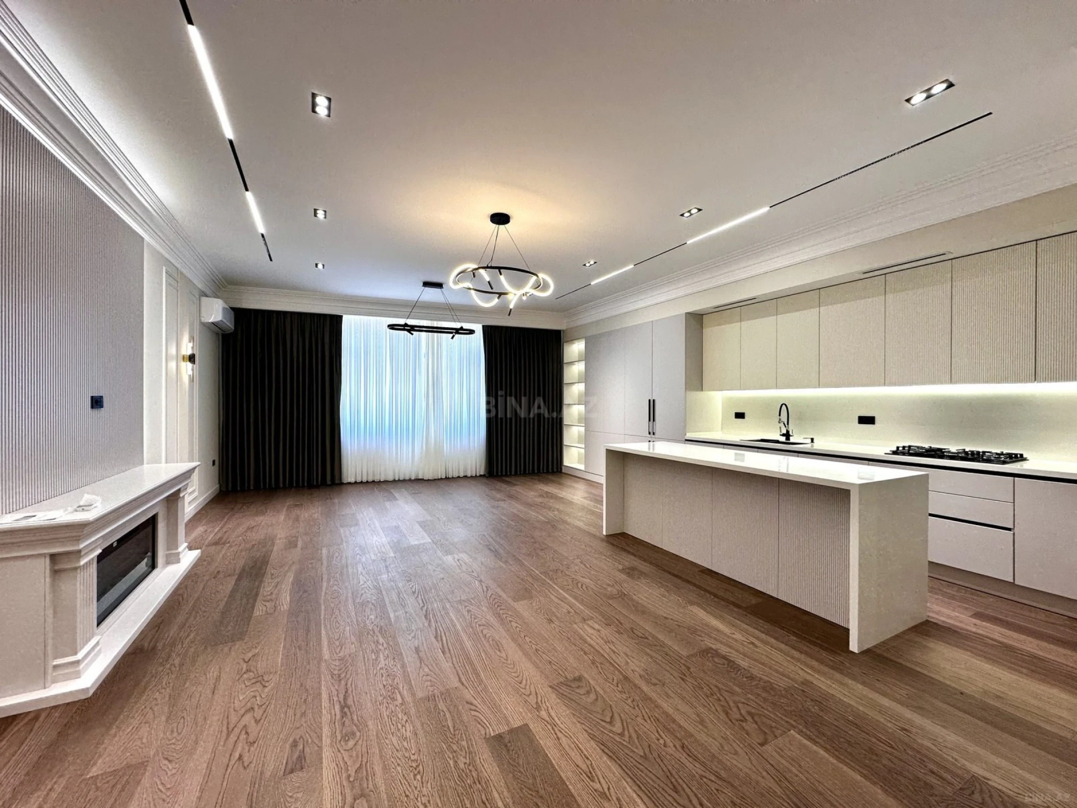 Satılır 4 otaqlı mənzil 200 m²