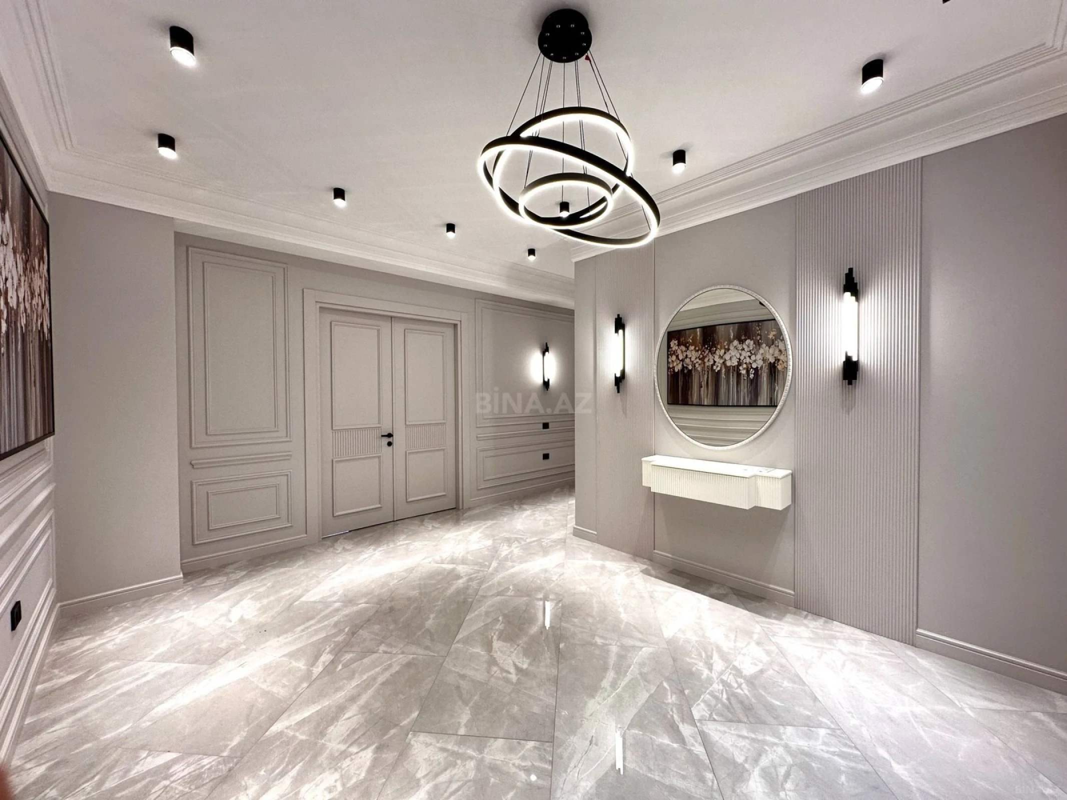 Satılır 4 otaqlı mənzil 200 m²