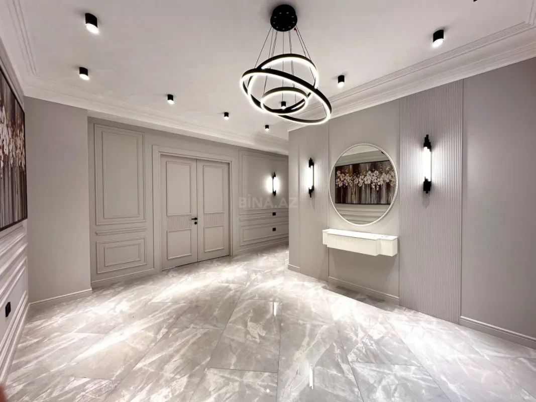 Satılır 4 otaqlı mənzil 200 m²