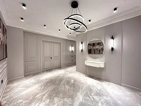 Satılır 4 otaqlı mənzil 200 m²