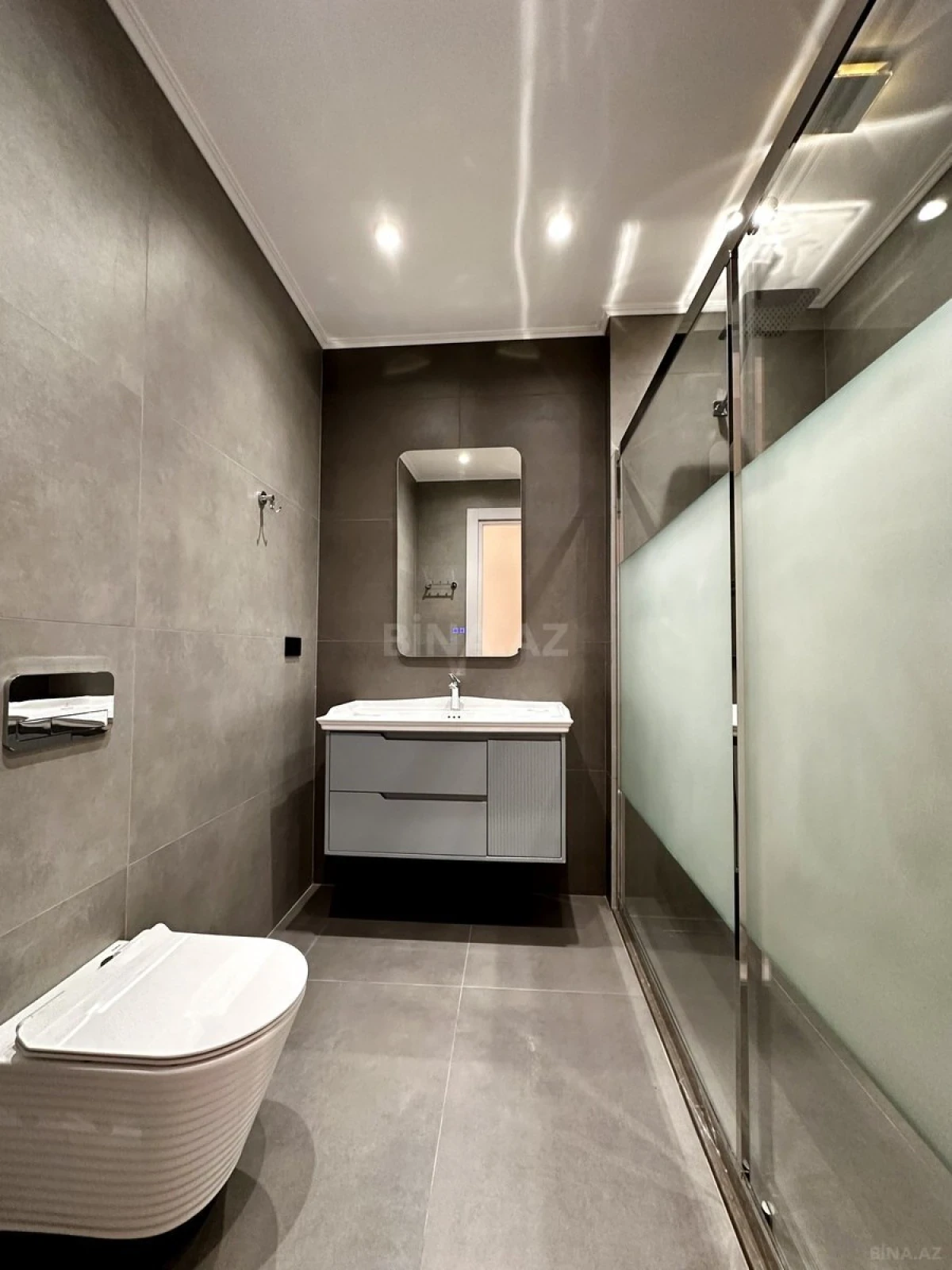 Satılır 4 otaqlı mənzil 200 m²