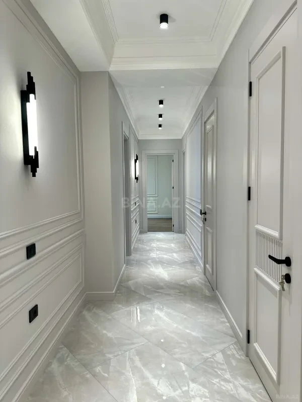 Satılır 4 otaqlı mənzil 200 m²