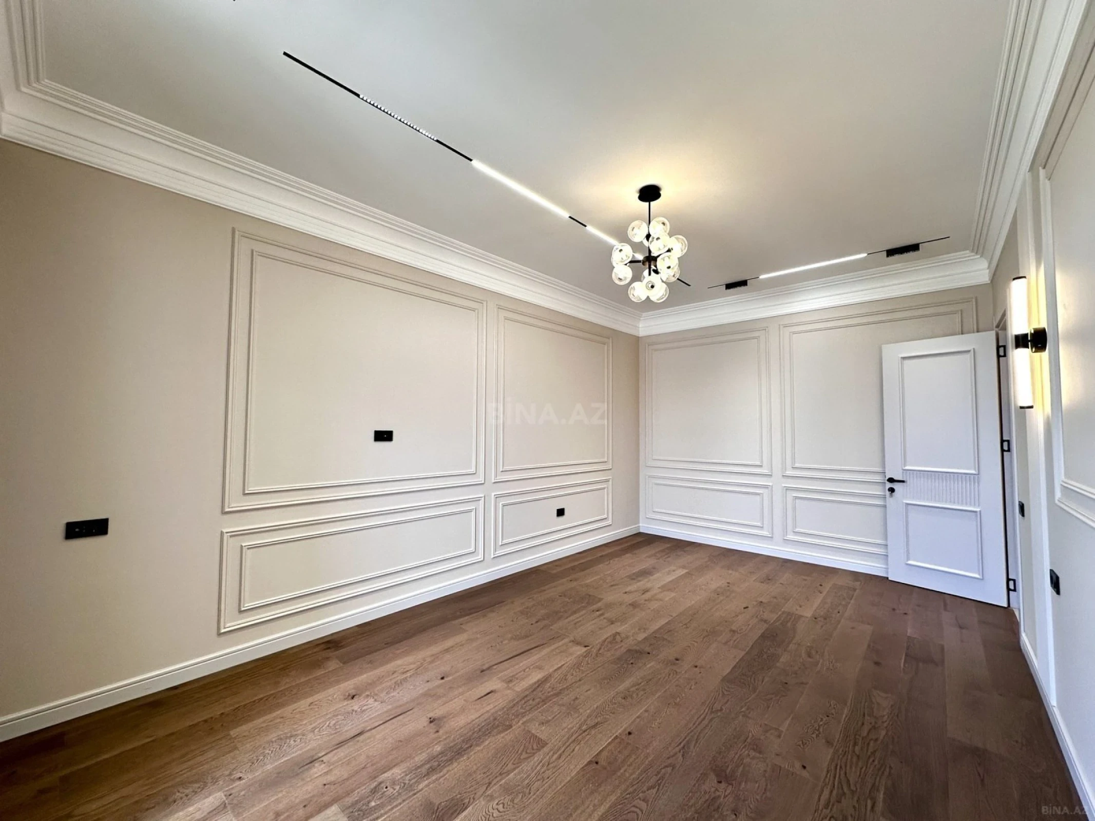 Satılır 4 otaqlı mənzil 200 m²
