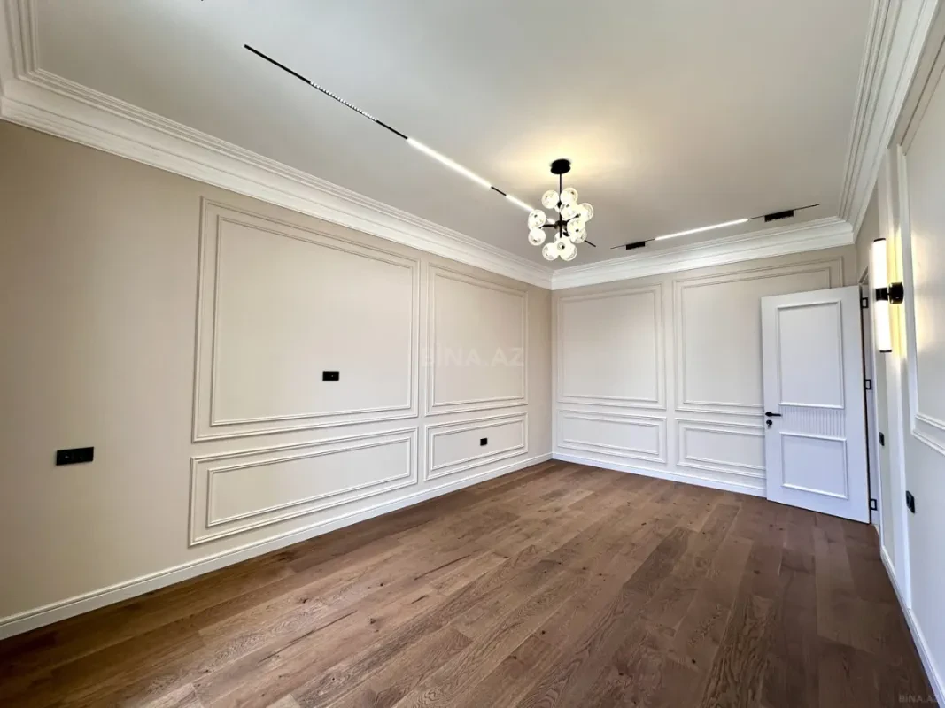 Satılır 4 otaqlı mənzil 200 m²