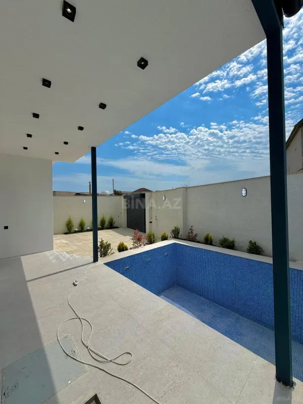 Satılır 4 otaqlı həyət evi 130 m²