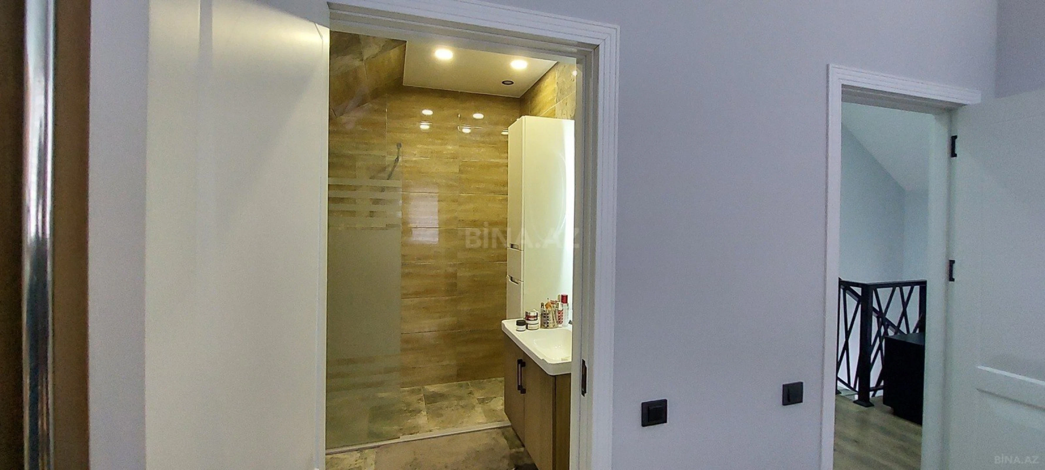 Satılır 4 otaqlı həyət evi 155 m²