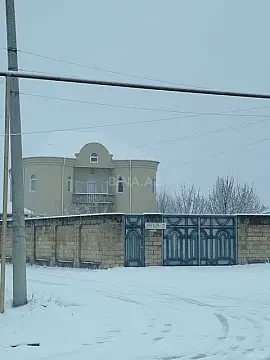 Satılır 8 otaqlı həyət evi 280 m²