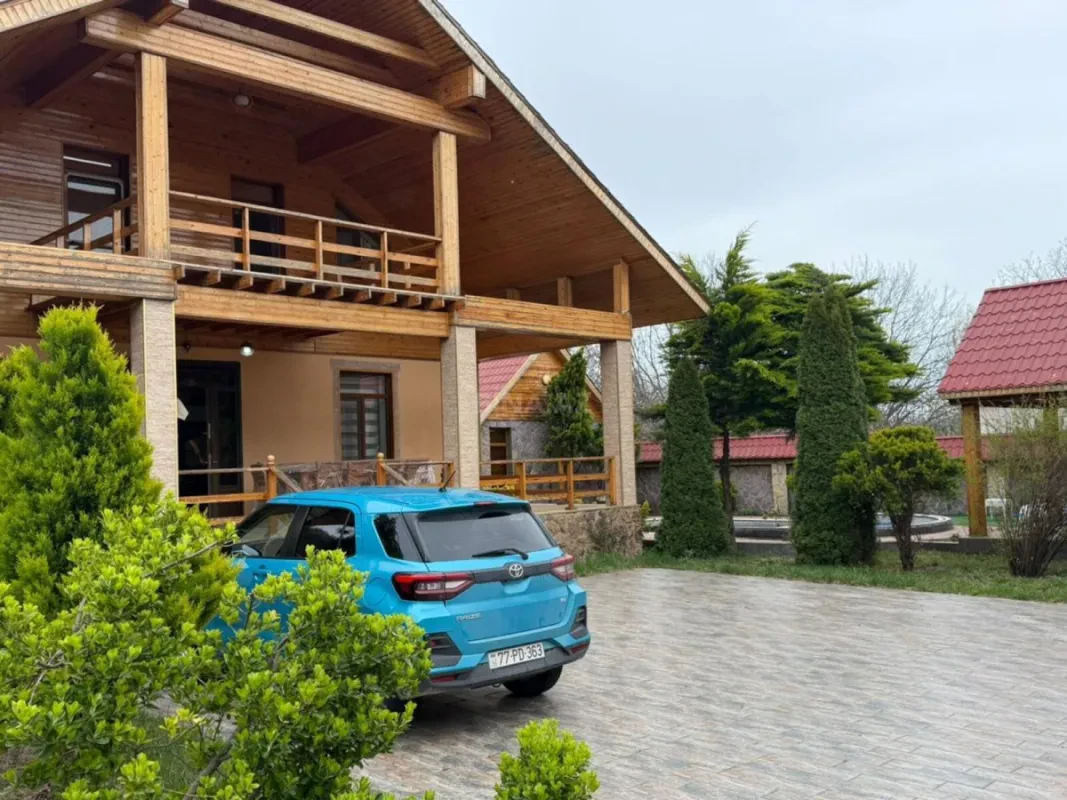 Satılır 7 otaqlı həyət evi 300 m²
