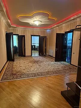 Kirayə verilir 4 otaqlı mənzil 157 m²