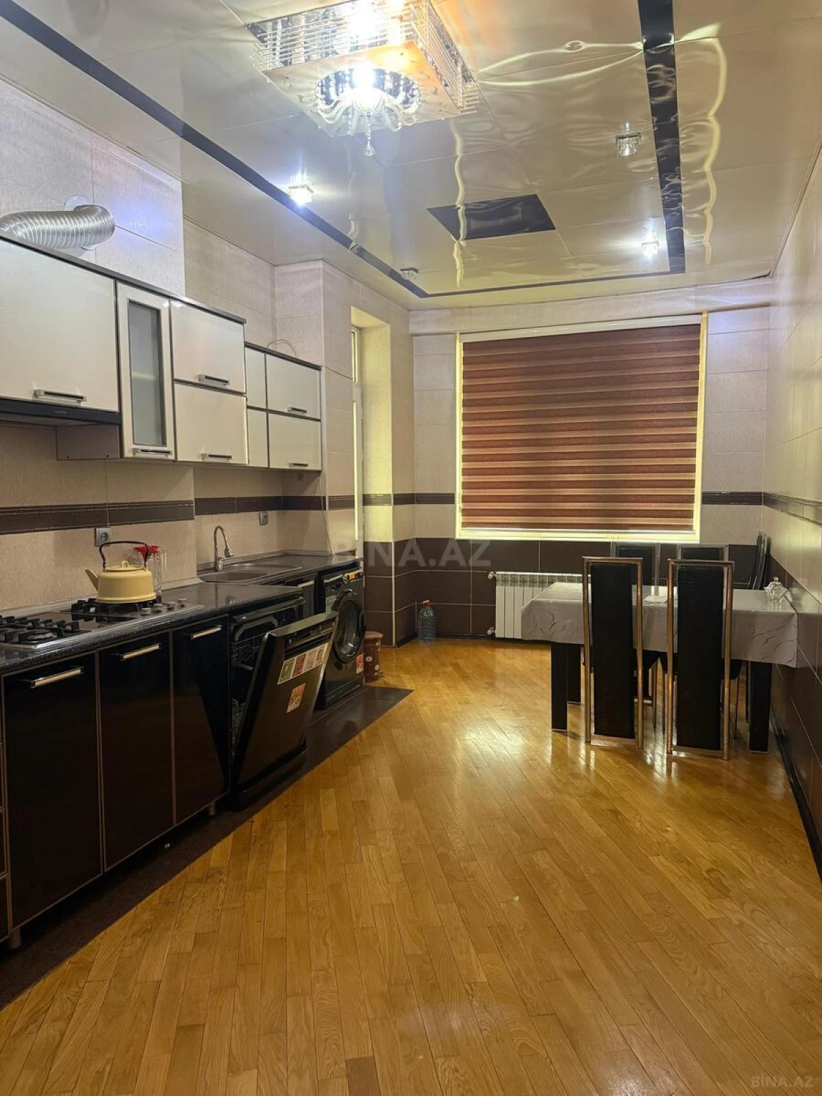 Kirayə verilir 4 otaqlı mənzil 157 m²