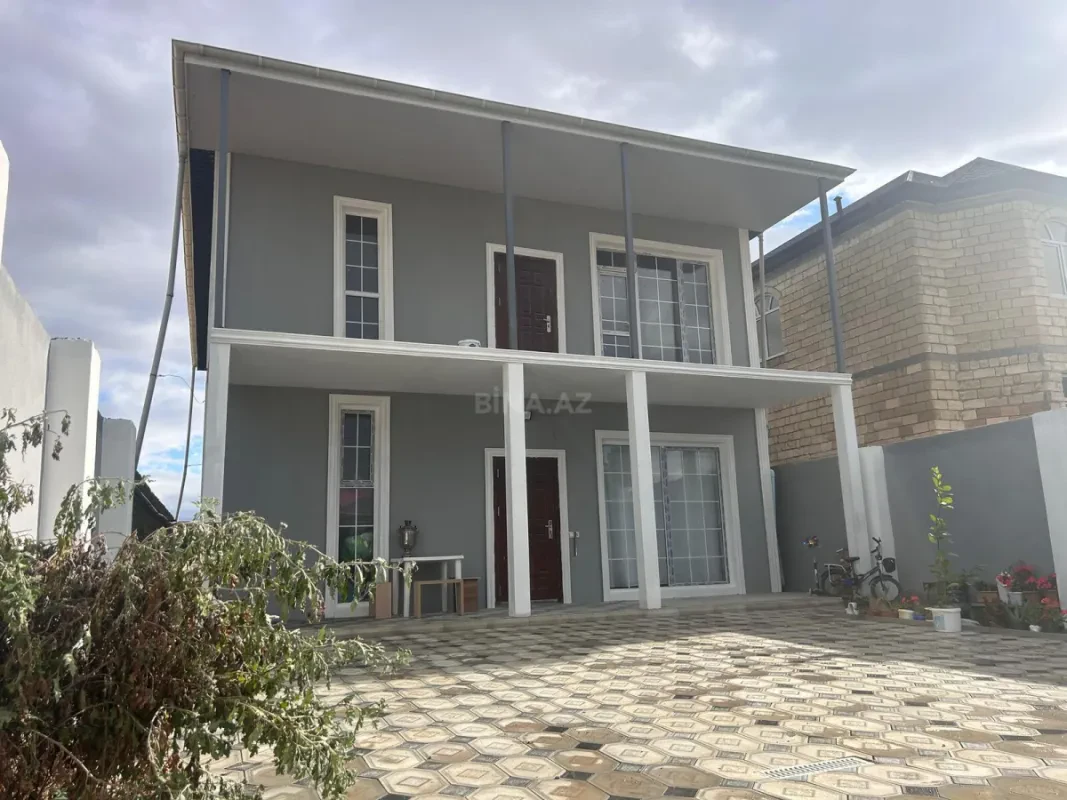 Satılır 4 otaqlı həyət evi 189 m²