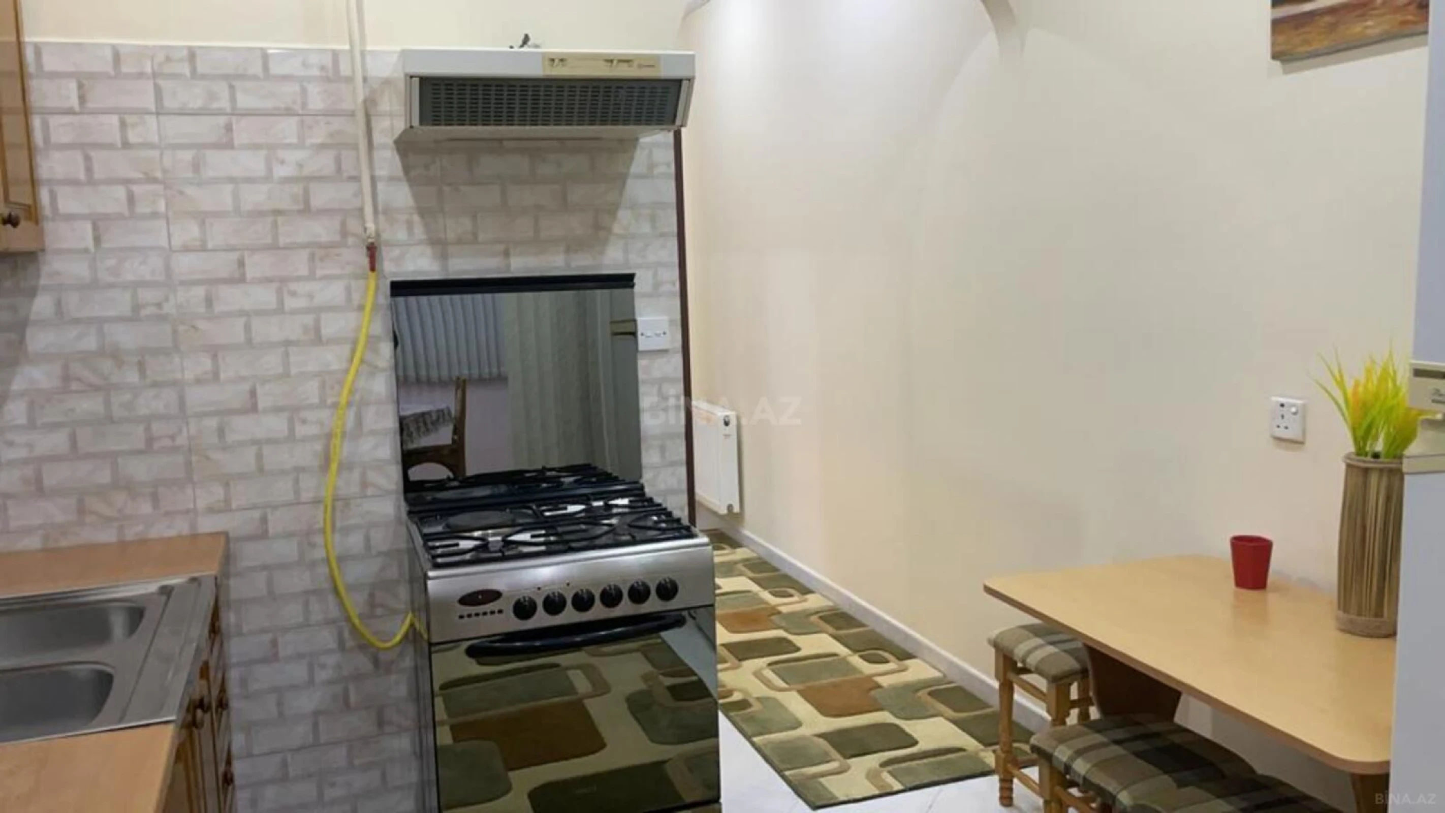 Kirayə verilir 2 otaqlı mənzil 80 m²