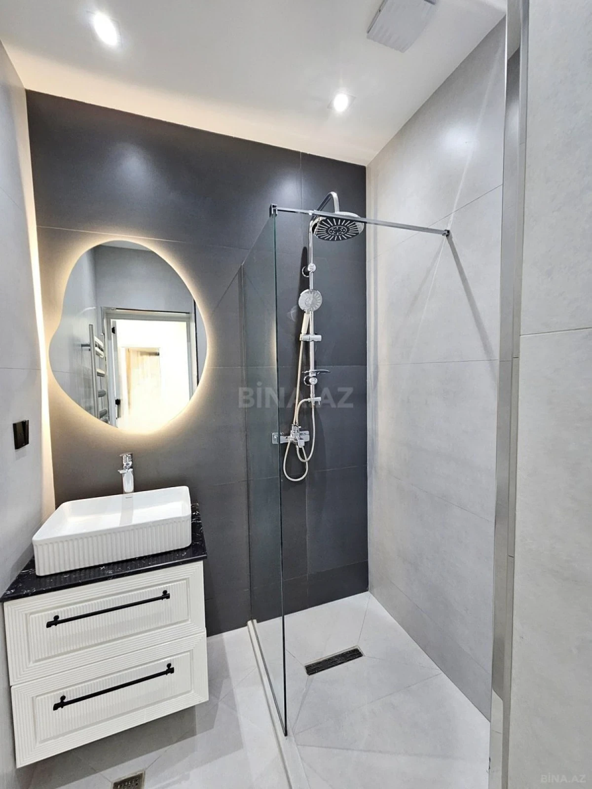 Satılır 3 otaqlı mənzil 87 m²