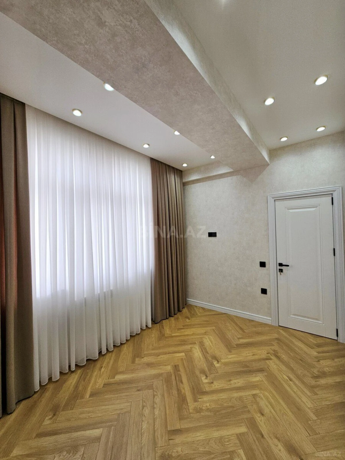 Satılır 3 otaqlı mənzil 87 m²
