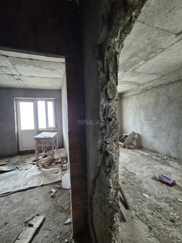 Satılır 4 otaqlı mənzil 181 m²