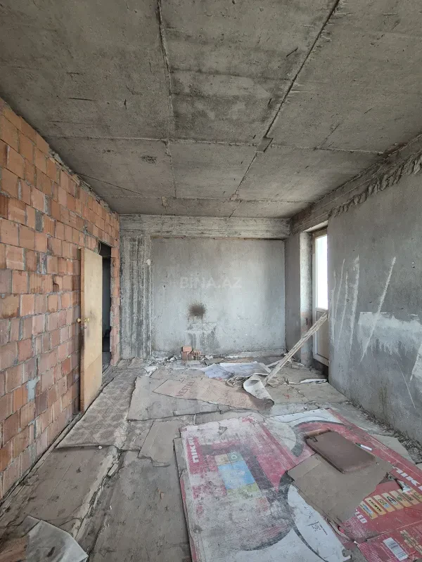 Satılır 4 otaqlı mənzil 181 m²