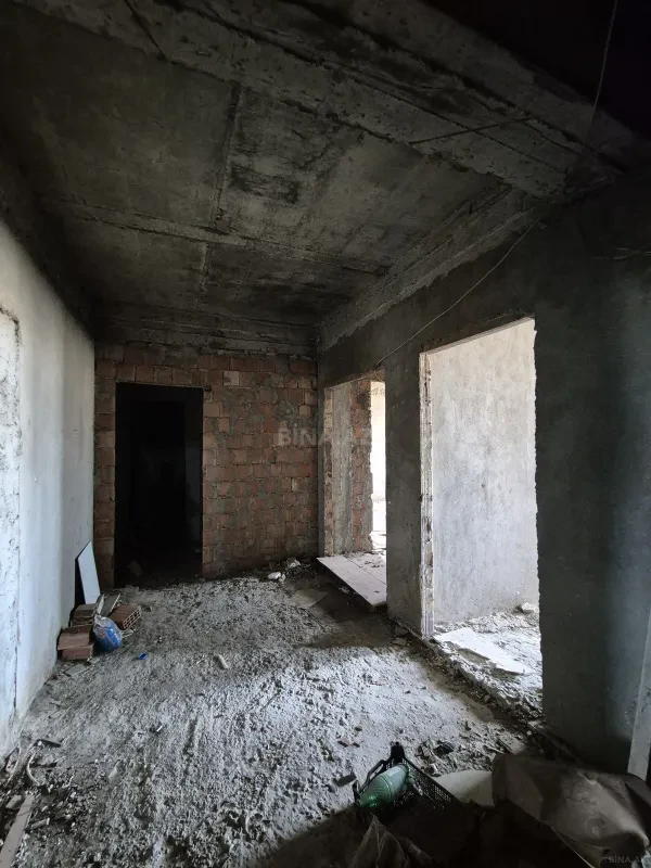 Satılır 4 otaqlı mənzil 181 m²