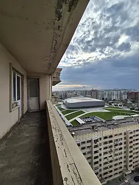 Satılır 4 otaqlı mənzil 181 m²
