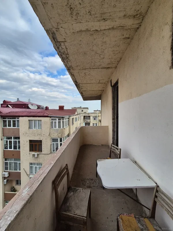 Satılır 4 otaqlı mənzil 181 m²
