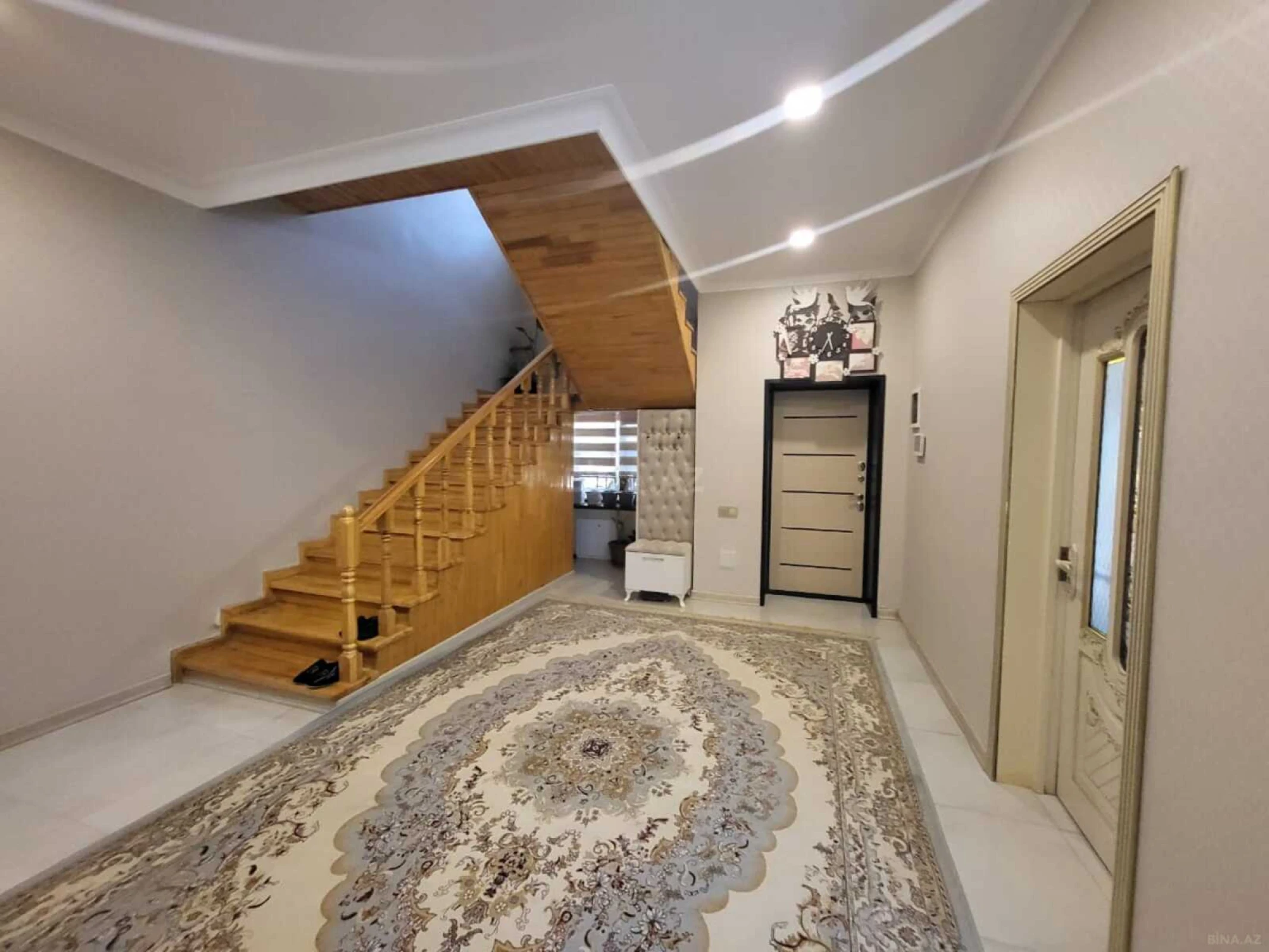 Satılır 5 otaqlı həyət evi 250 m²