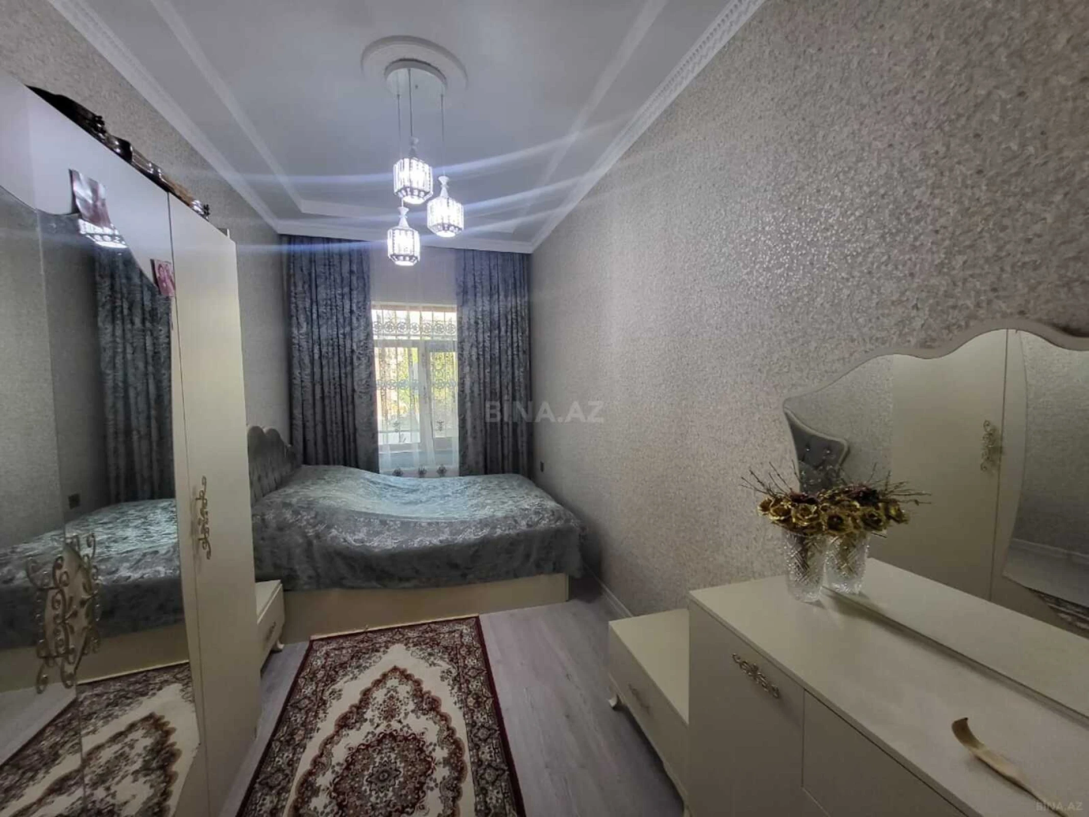 Satılır 5 otaqlı həyət evi 250 m²