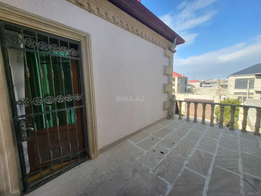 Satılır 5 otaqlı həyət evi 250 m²