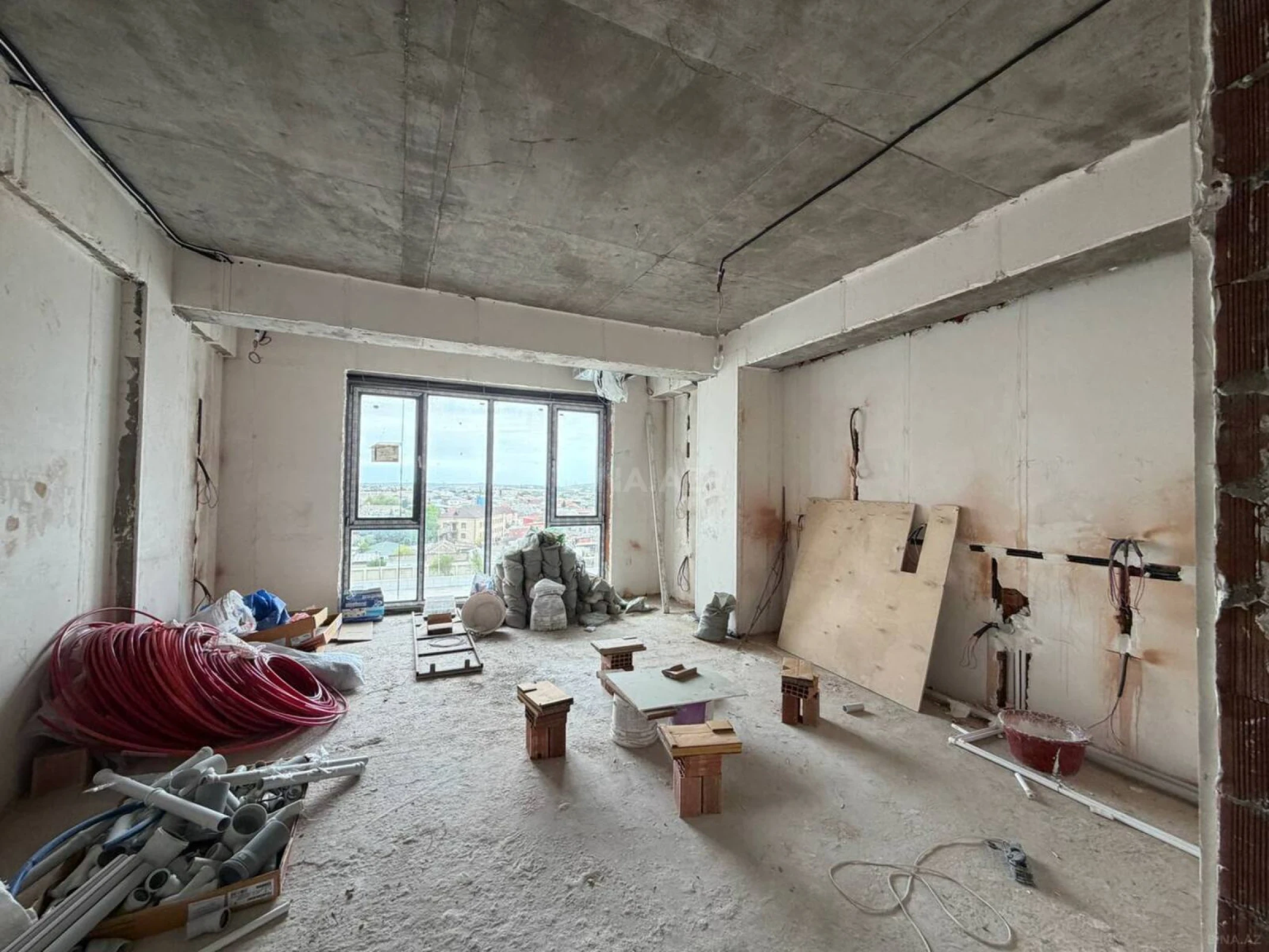 Satılır 3 otaqlı mənzil 108.2 m²